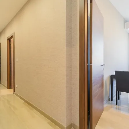 Fifty-one By Apulia 招待所